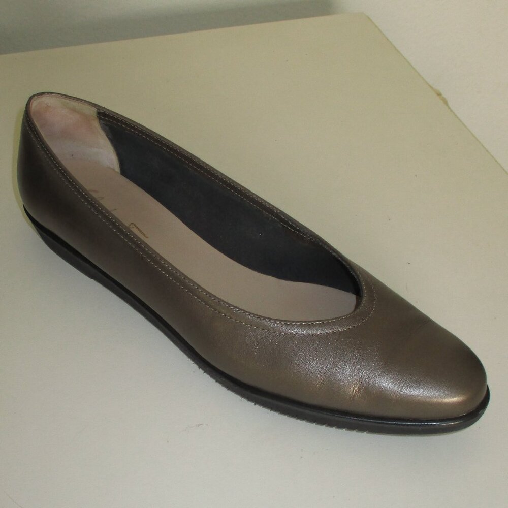 Women's Classic Leather Ballet Flat - Taupe